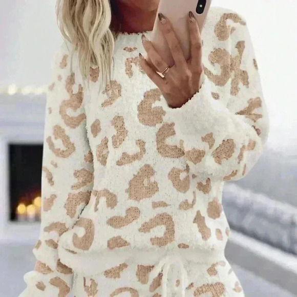 Khaki Casual Women's Leopard Pattern Drop Shoulder Sweater & Drawstring Shorts - Picture 1 of 6